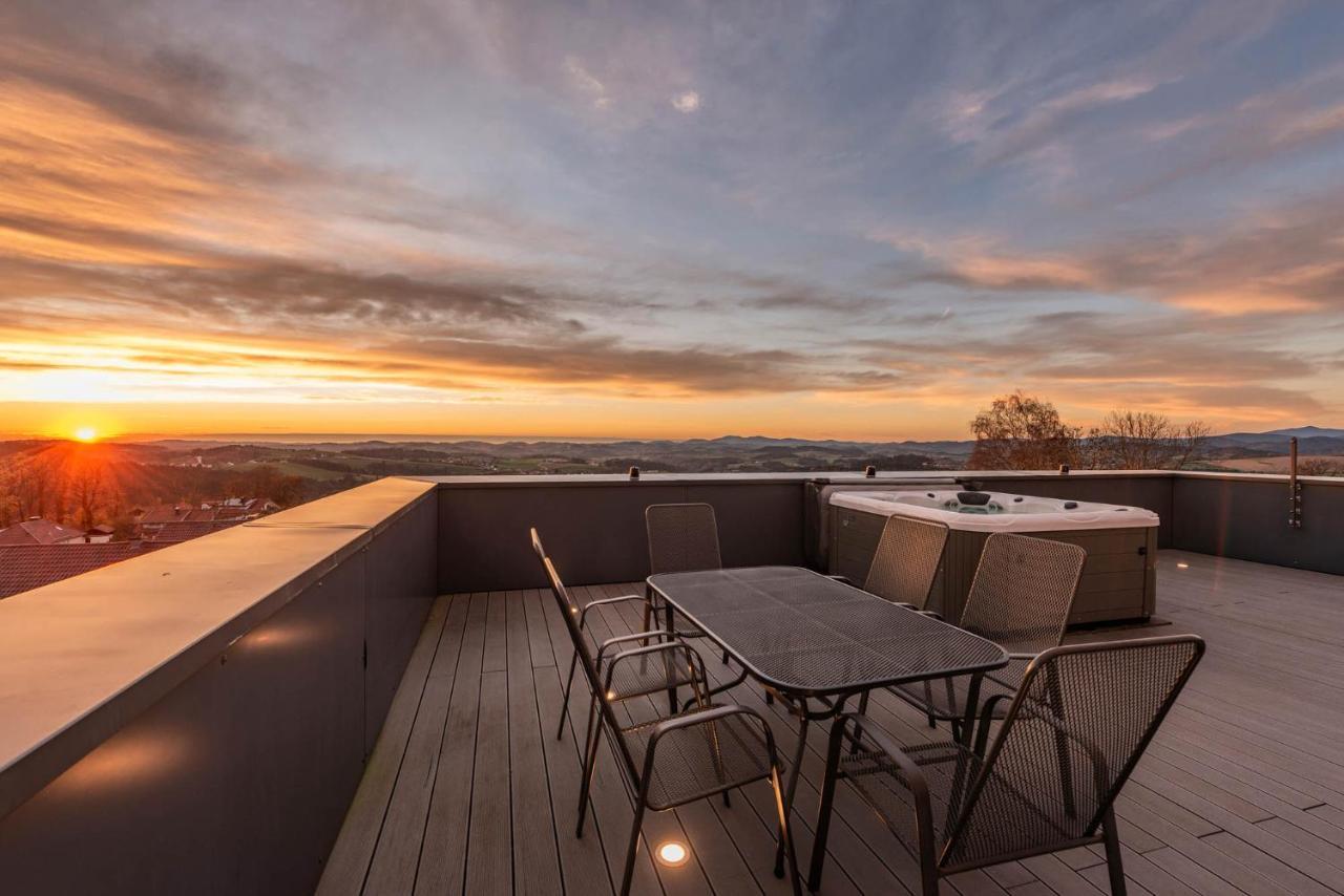 Moderne Mit Whirlpool Und Heimkino Willa *